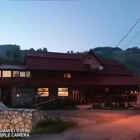 Daianna Si Jessica Lodge Poiana Vadului