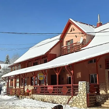 Daianna Si Jessica Lodge Poiana Vadului