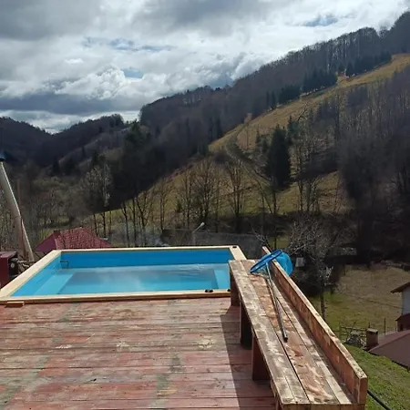 Lodge Daianna Si Jessica *